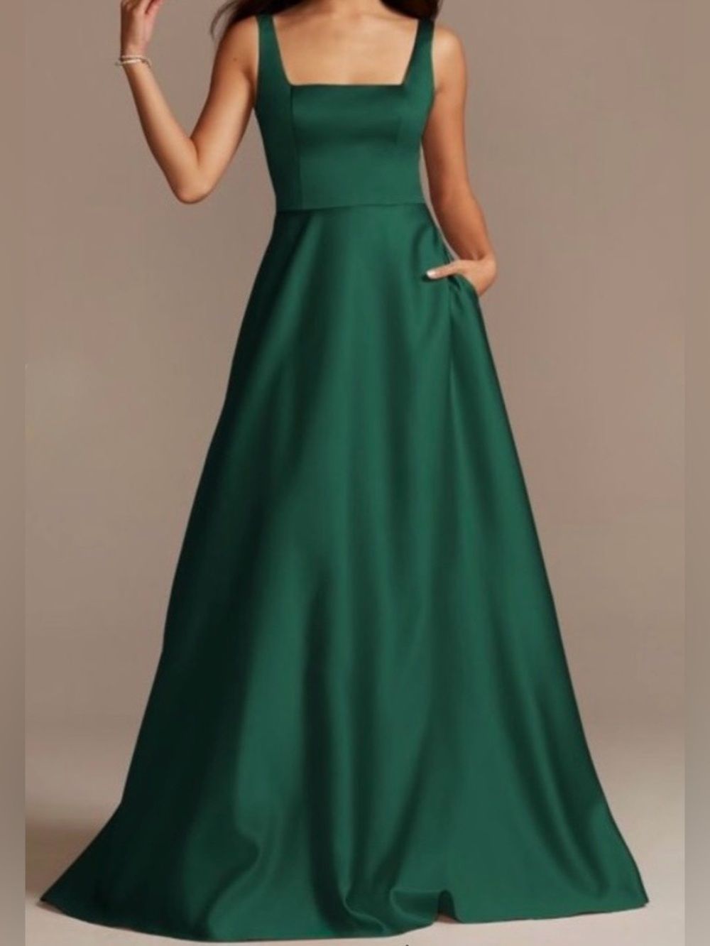NWT! David’s Bridal Green Bridesmaid Dress size 4